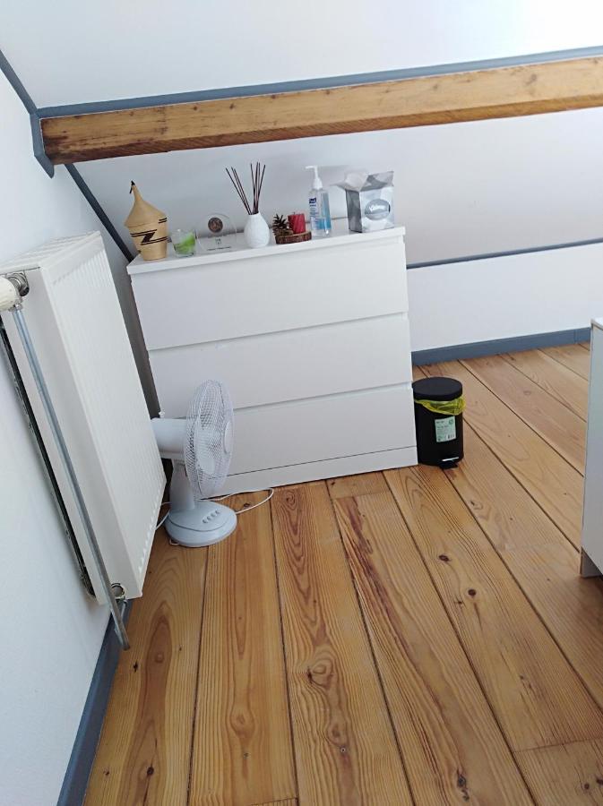 Un Studio A Louer Ds Un Endroit Calme Pres De La Ville De Dinant Zewnętrze zdjęcie